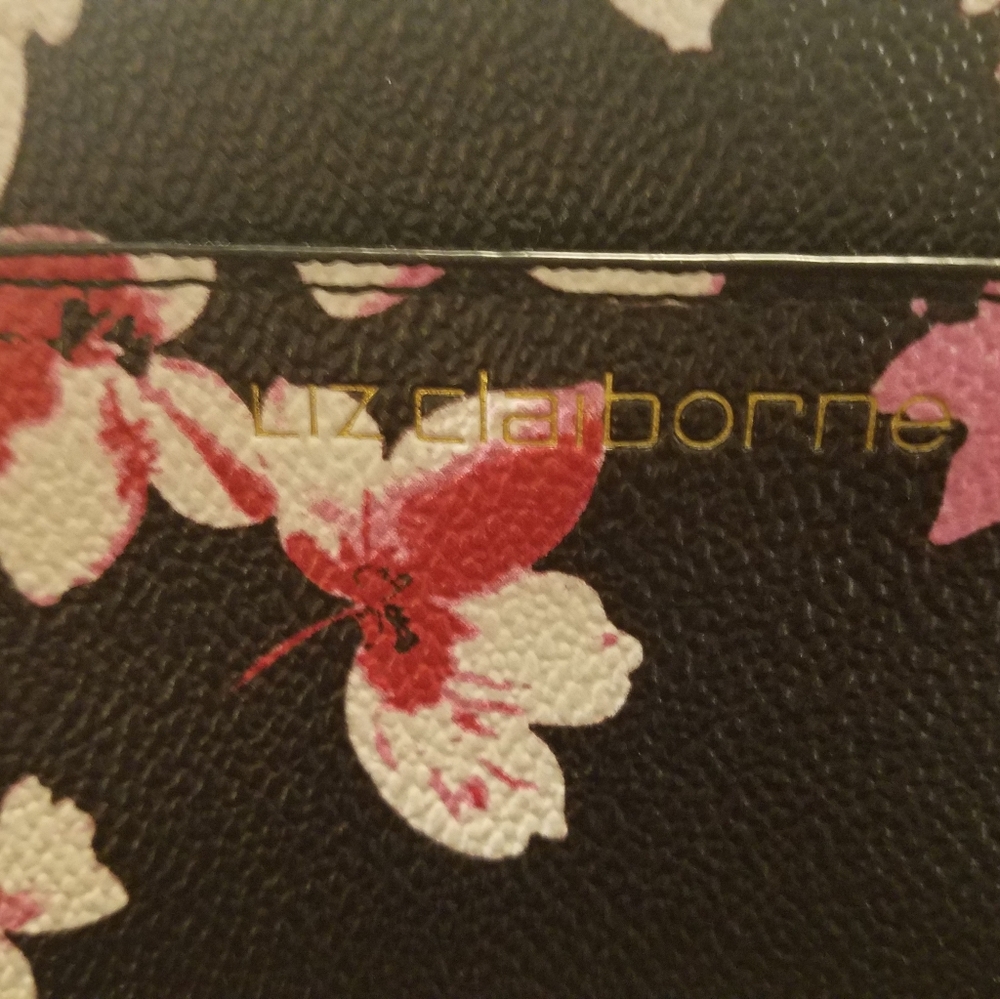 Flower pattern wristlet - Picture 5 of 7